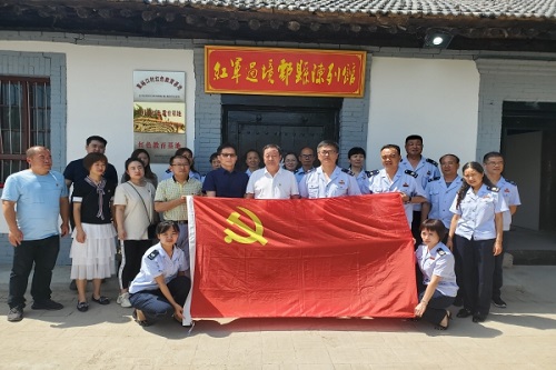 公司第八黨支部聯(lián)合西安市鄠邑區(qū)稅務(wù)局第三稅務(wù)所黨支部開(kāi)展“追尋紅色記憶，踏尋紅色足跡”主題黨日活動(dòng)