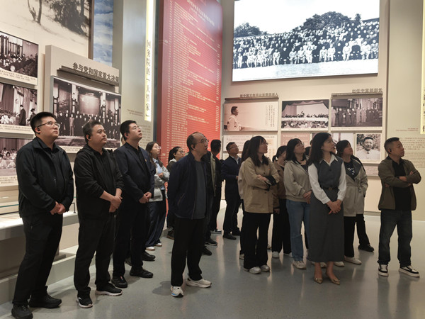 傳承革命精神，凝聚奮進(jìn)力量——公司第一、第六黨支部聯(lián)合開(kāi)展主題黨日活動(dòng)